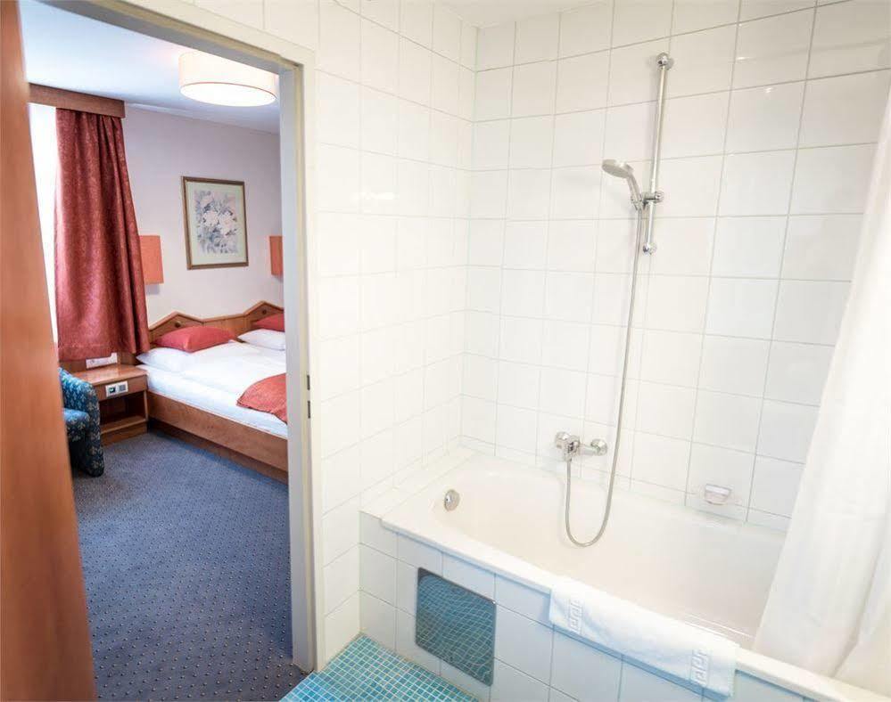 Doktorschlossl Hotel Salzburg Luaran gambar
